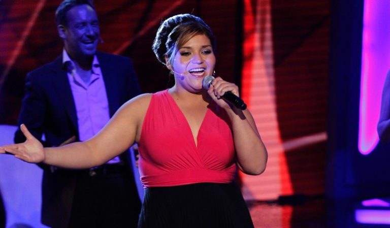 Katherine Orellana vuelve a la TV de la mano de «Rojo en Vacaciones»