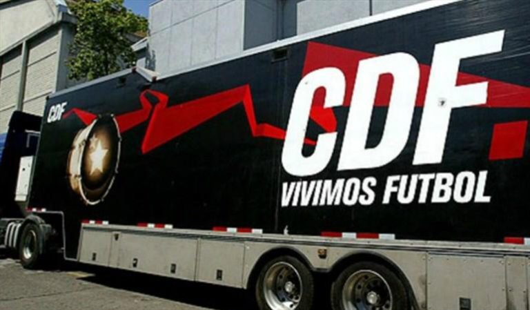 Desvinculan a emblemático relator de el Canal del Fútbol