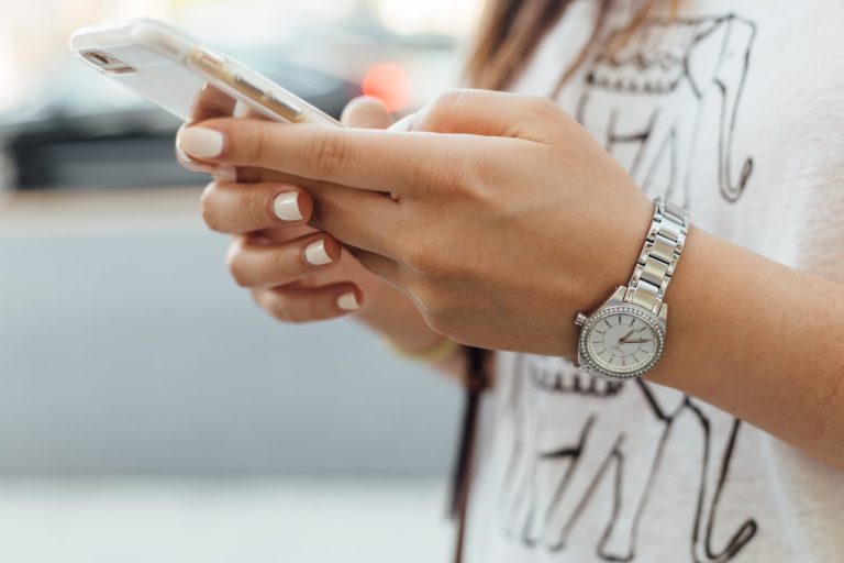 Celulares comprados fuera de Chile podrían ser bloqueados el 8 de enero