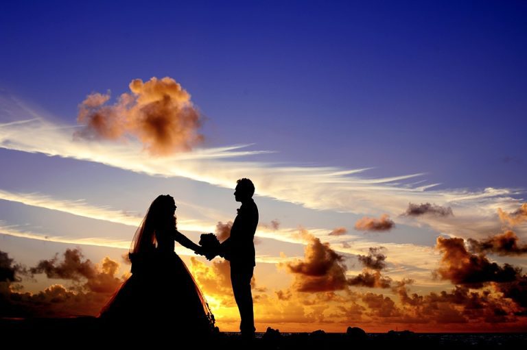 Alarma de matrimonio: Rostro de TVN y CHV anuncia boda con su novio skater