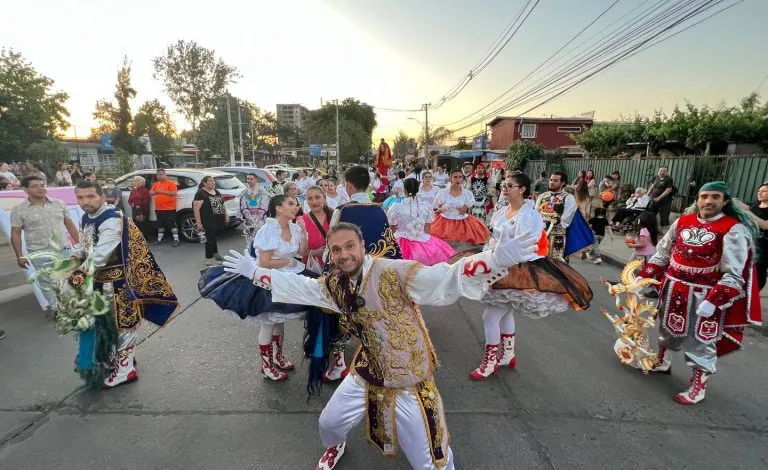 Bajo el mismo techo- Rodrigo Sepúlveda - Mega