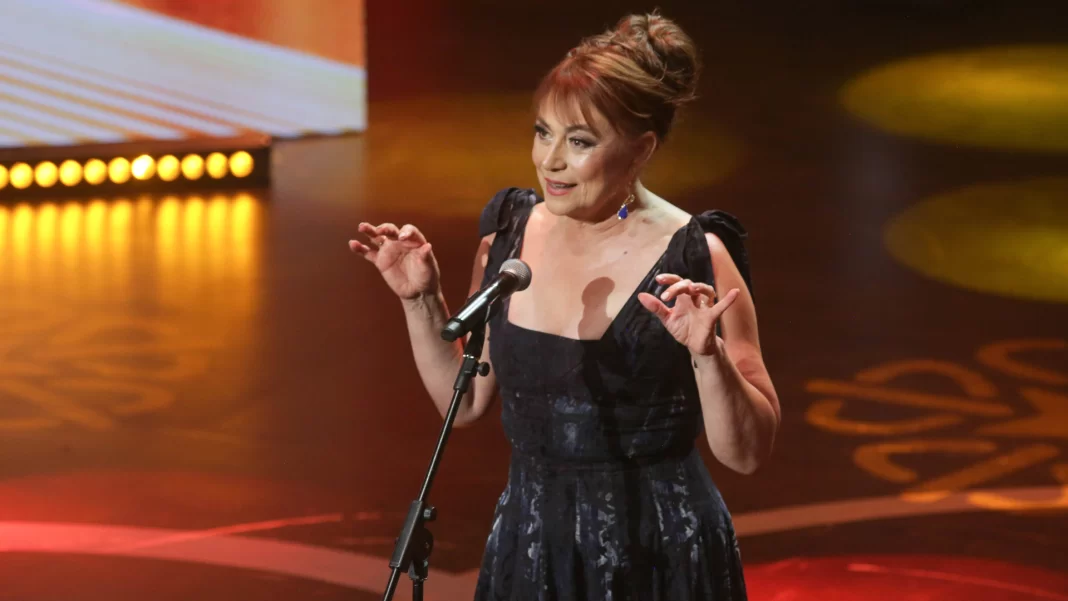 Esperanza Silva - Premios Caleuche TVN