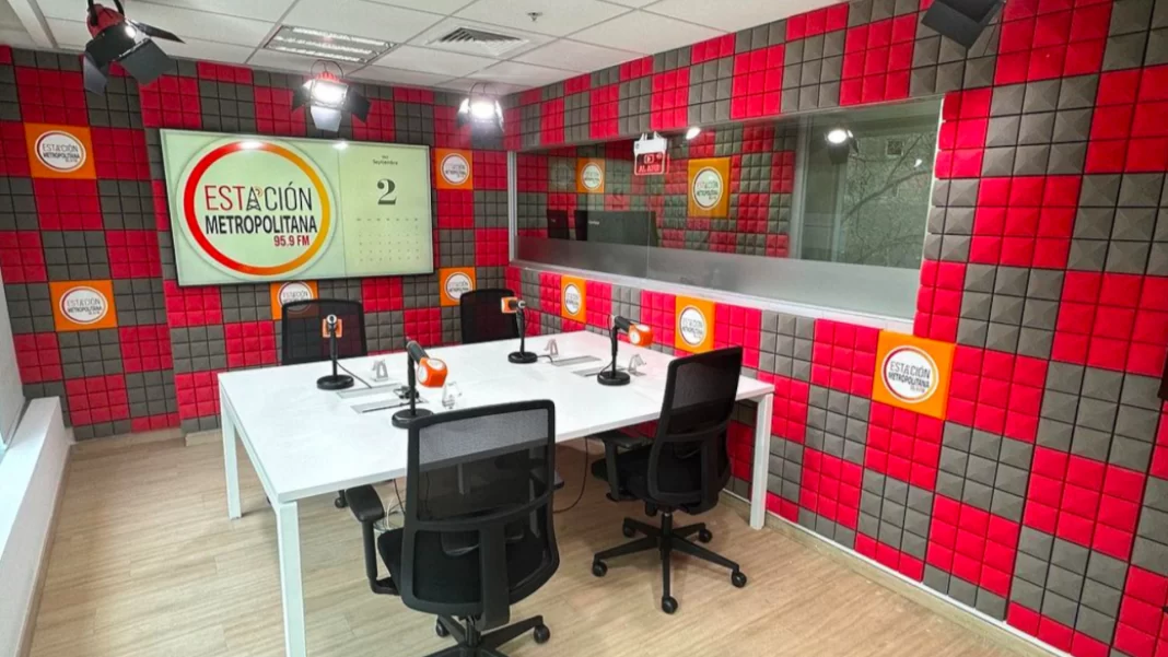 Grúa radial: Estación Metropolitana se renueva con «voztros» de la competencia
