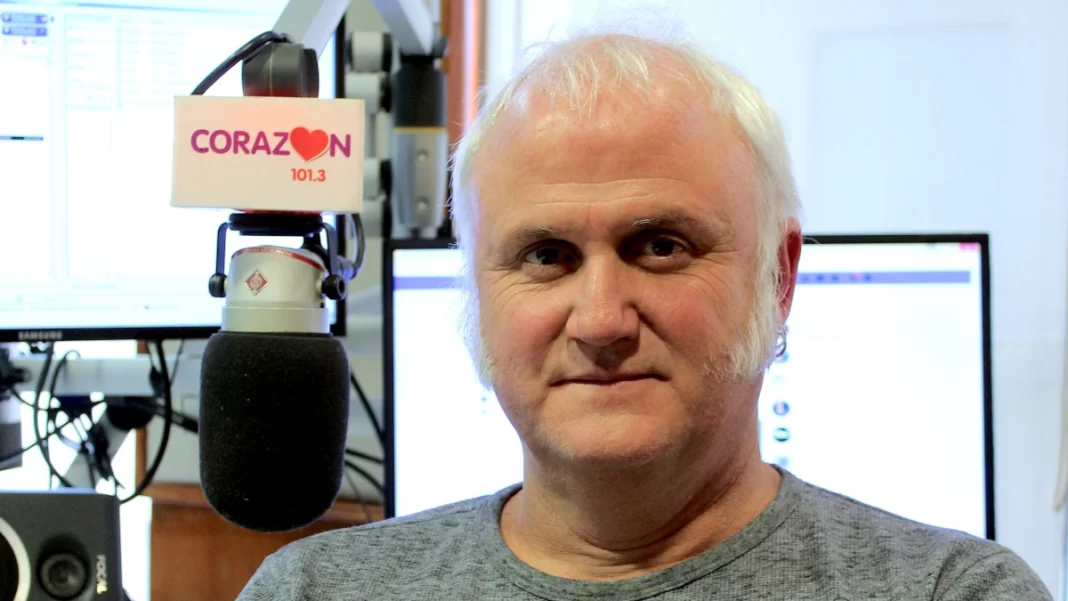 Rumpy celebra el dominio de Radio Corazón y menosprecia a sus competidores