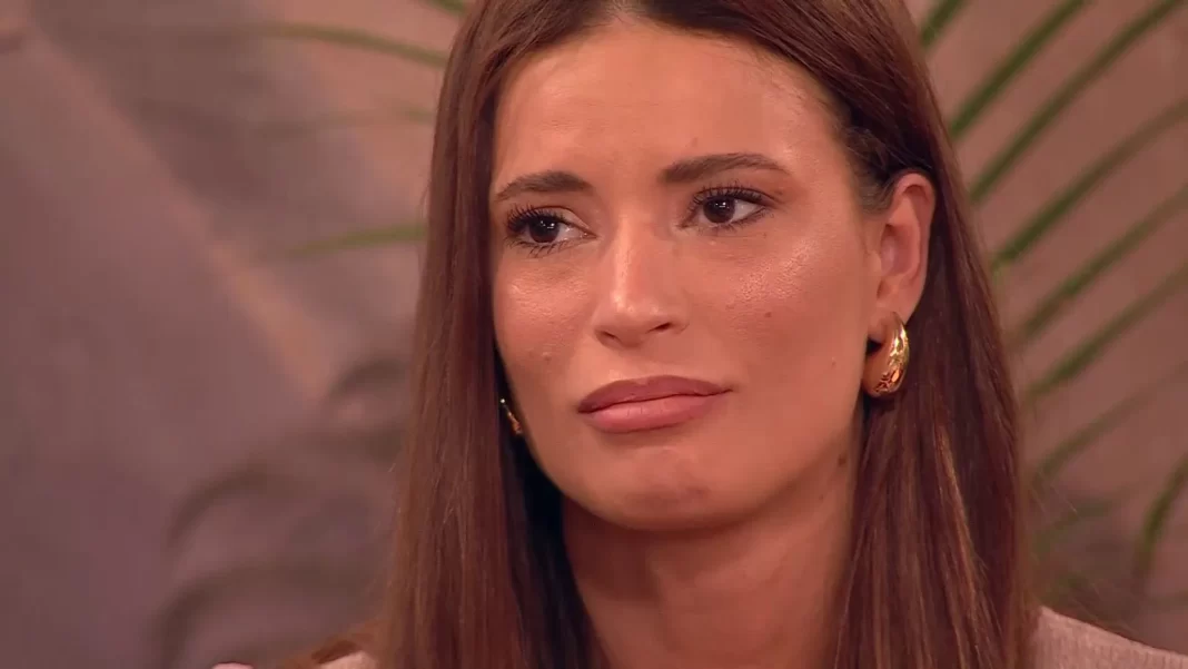 Julia Fernandes sorprende a todos: solicita su eliminación en pleno reality Julia Fernandes sorprende a todos: solicita su eliminación en pleno reality