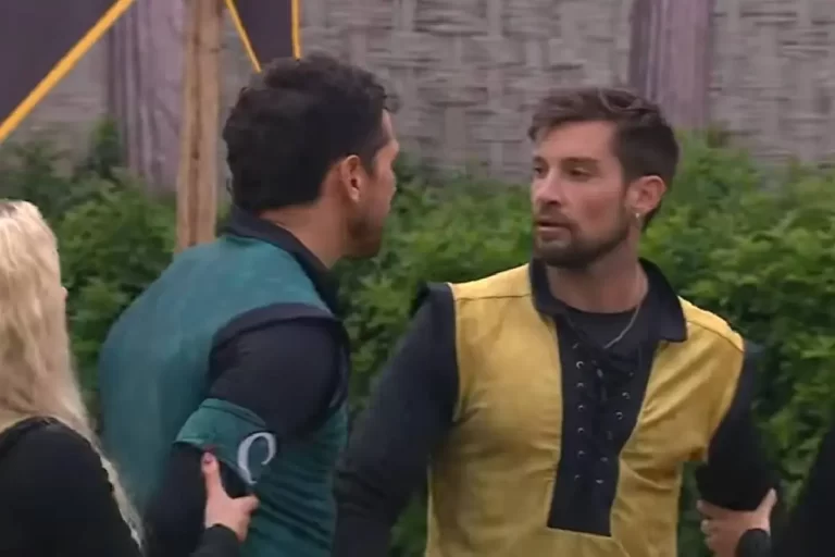 Atajan a Pangal Andrade para evitar que golpee a Mateucci