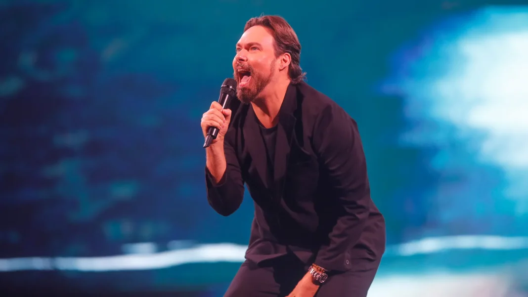 Tensión, pifias y varios intentos: George Harris fracasó en su paso por Viña 2025