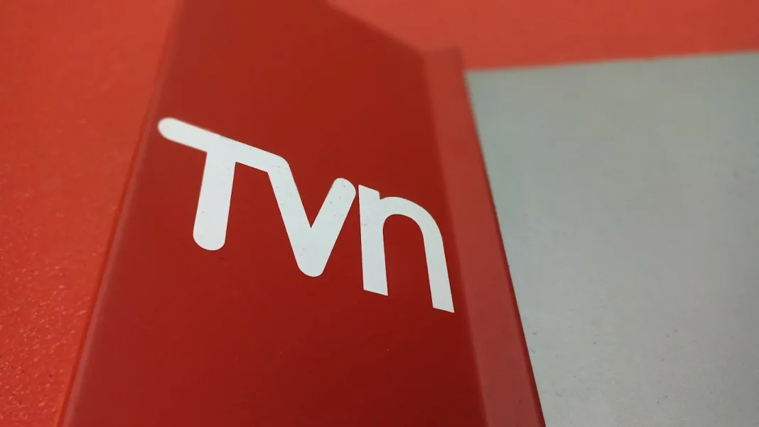 «Actitud irresponsable»: Sindicatos de TVN arremeten contra Evelyn Matthei por dichos sobre el canal