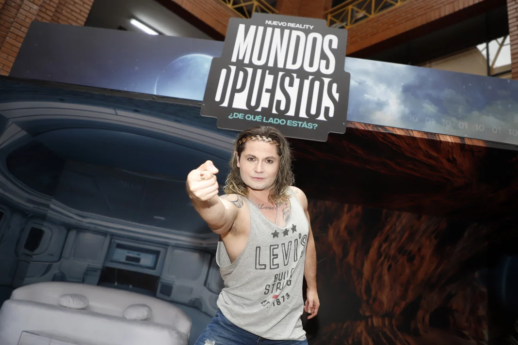 «Mundos Opuestos»: Princeso salda deuda con su ex con un «págate con la tele» y ya presume a su nueva reina