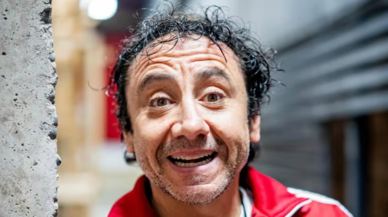 El actor Claudio Olate participará en la ficción de Mega "Reunión de Superados"
