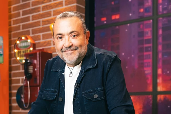 Leo Caprile en "Only Friends" (Mega)