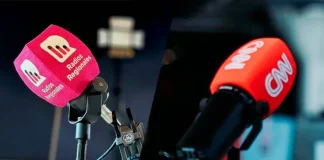Micrófonos de CNN Chile y la Red de Radios Regionales