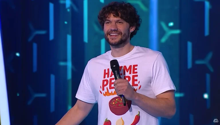 Gringo Mode On presentándose en el programa de Mega, Coliseo