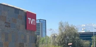 Crisis institucional en TVN al límite por gestión de Francisco Vidal y Hacienda