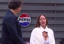 "Mundos Opuestos" vive su noche más exitosa con la forzosa salida de una de sus figuras más polémicas Ignacia Michelson en "Mundos Opuestos" (Canal 13)