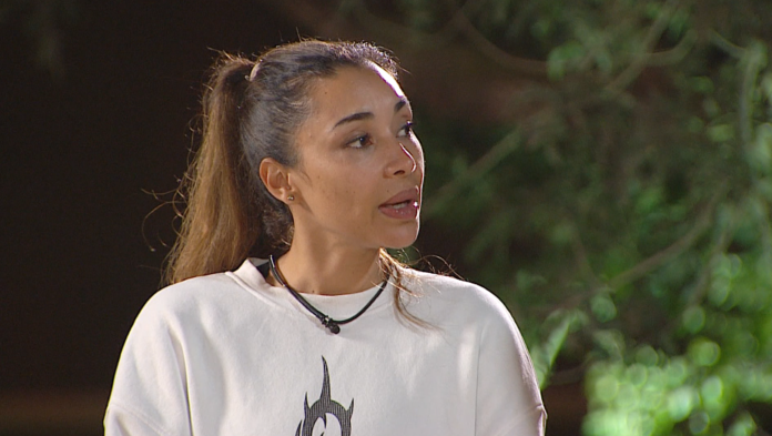 Pelea de Arenita, Furia y Otakín en El Internado.