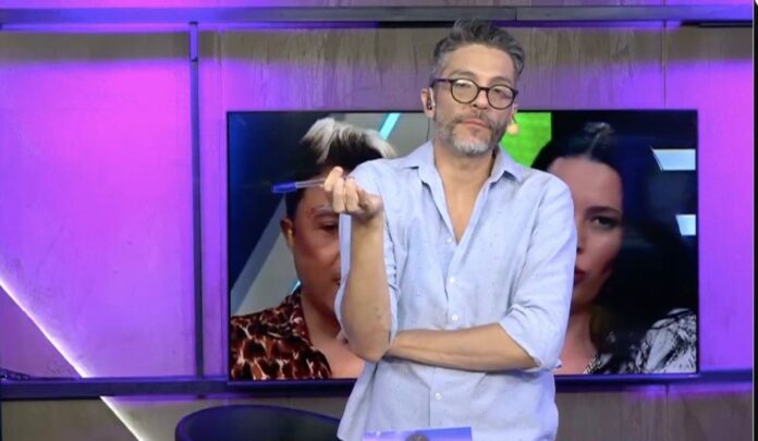 Periodista Jon Reyes conductor Tevex