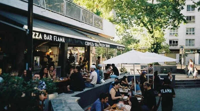 Bar Flama conflicto con influencers y funa en redes sociales