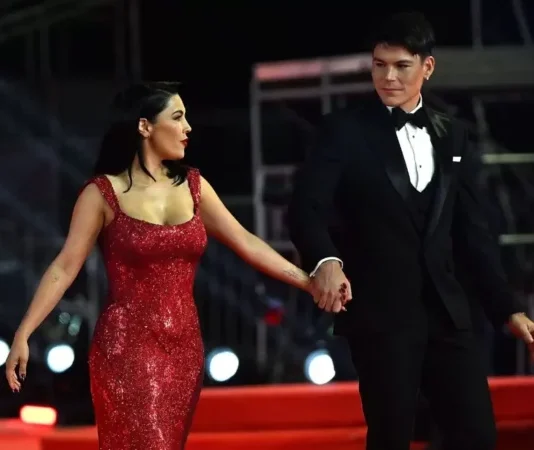 Daniela Aránguiz Gala Viña 2026 vestido rojo