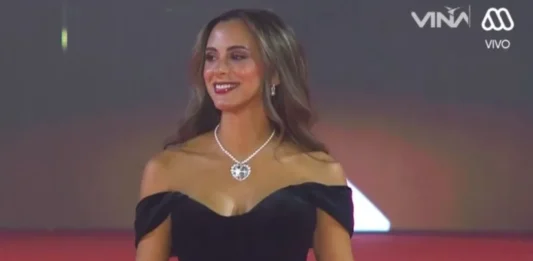 Fran Virgilio vestido negro Gala Viña 2026
