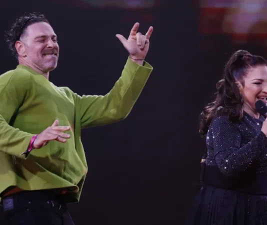 José Antonio Neme bailando con Gloria Estefan en la Quinta Vergara Viña 2026