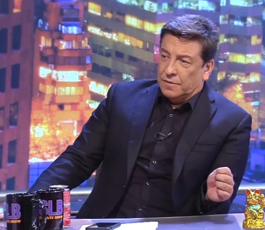 Julio César Rodríguez en set de Canal Vive