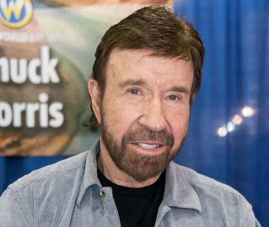 Chuck Norris hospitalizado
