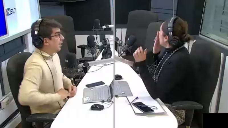 Garabato al aire lo hizo viral: periodista de ADN rompe el silencio tras bochornoso lapsus