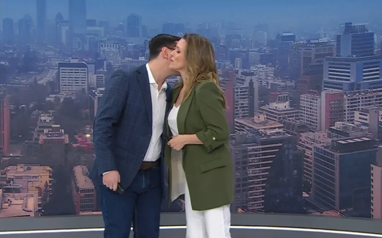 Periodista internacional se despide en vivo de TVN y emociona a Carla Zunino
