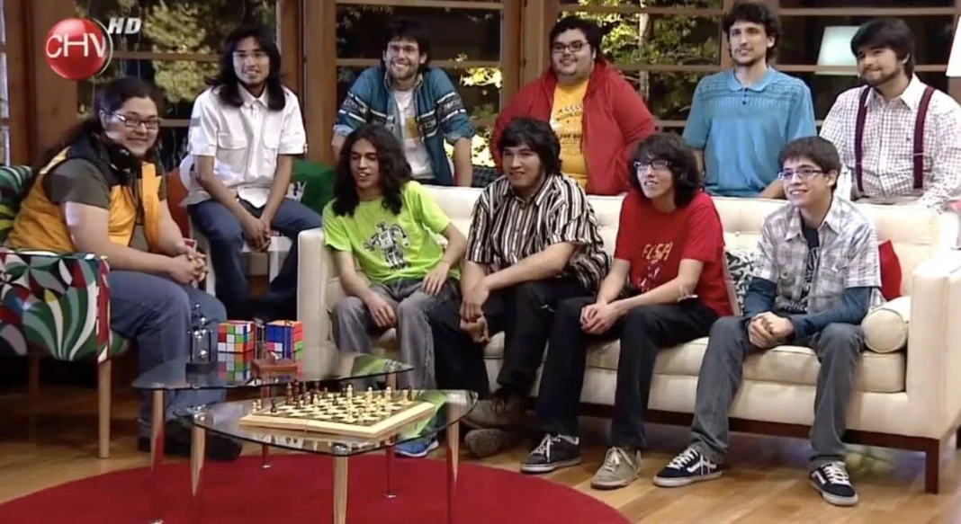 Elenco de La bella y el geek durante la grabación del reality en 2012