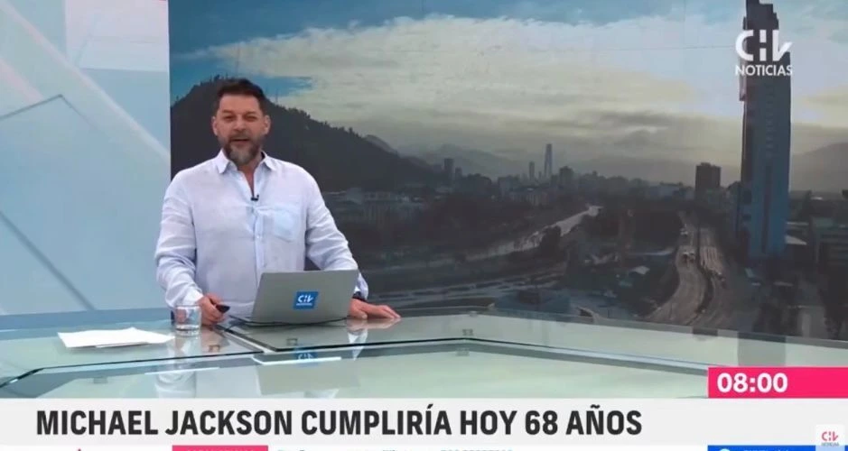 Rafael Cavada-2-2 Rafael Cavada en la conducción de un noticiario de Chilevisión
