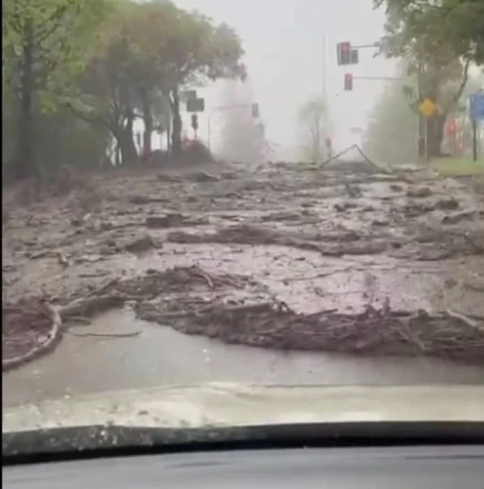 Video de la hija de Álvaro Sanhueza enfrentando el lodo durante el aluvión en San Carlos de Apoquindo, Las Condes