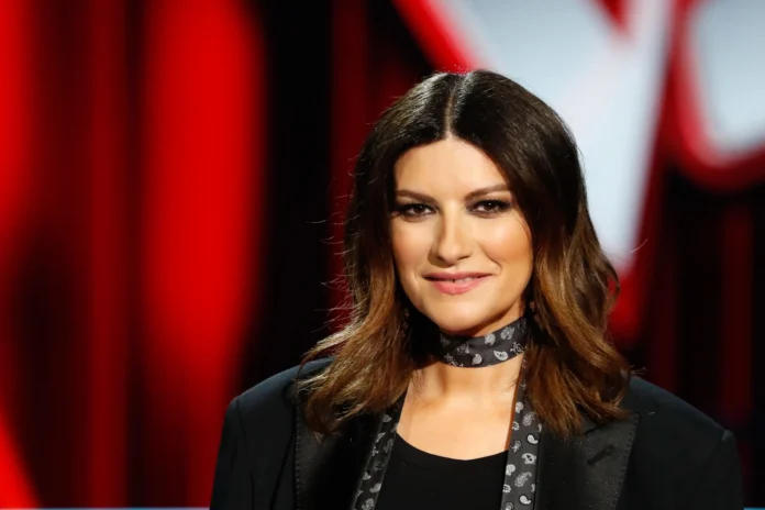 Laura Pausini en concierto, cantante que se habría bajado del Festival de Viña 2027