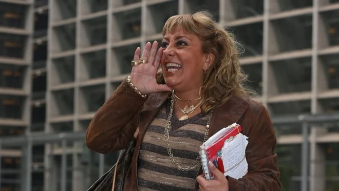 : Rebeca Naranjo junto a la abogada Helhue Sukni en su nueva denuncia por extorsión